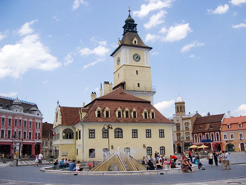 Brasov Square 2.jpg